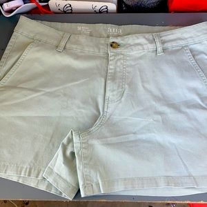a.n.a women’s 14 light green mid-rise twill short 5” inseam